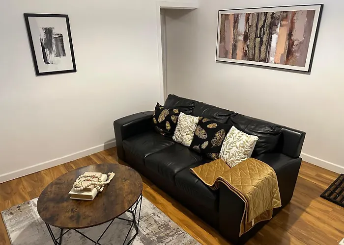 Affordable 2 Bedroom Close To Coop Live And Etihad Stadium