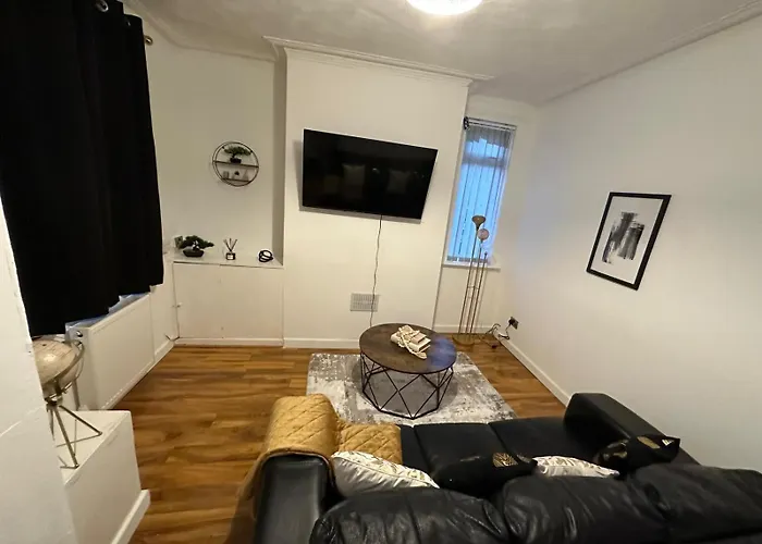 Affordable 2 Bedroom Close To Coop Live And Etihad Stadium